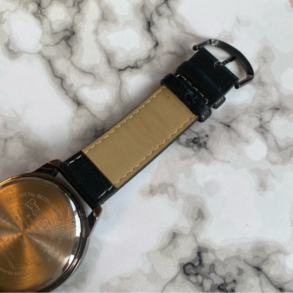 Unisex Angry Birds Black Faux Leather Wrist Watch - Picture 9 of 11